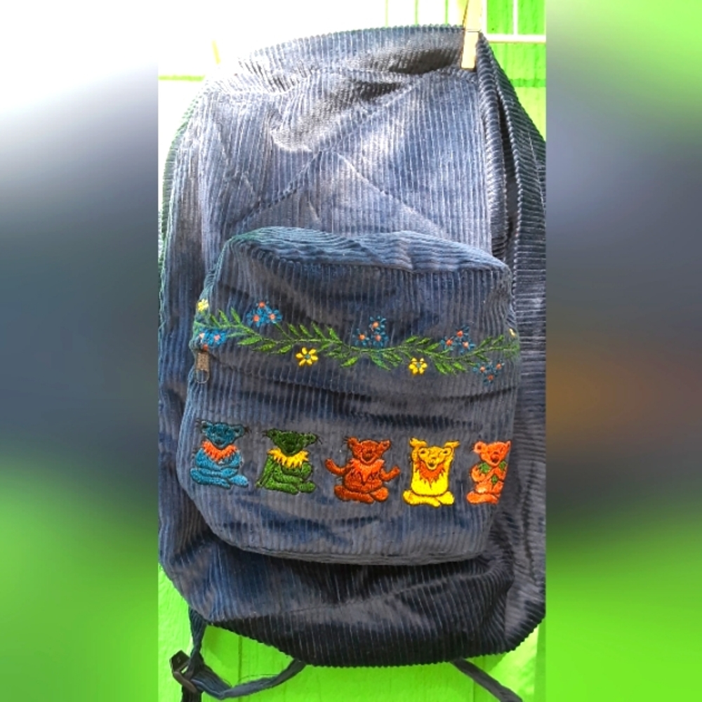 Grateful Dead "dancing bears"(sitting with legs crossed)backpack,3 zippers